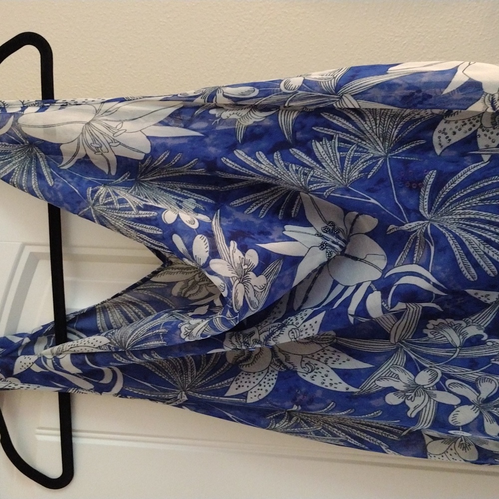 Clothes - Picture 4 of 4